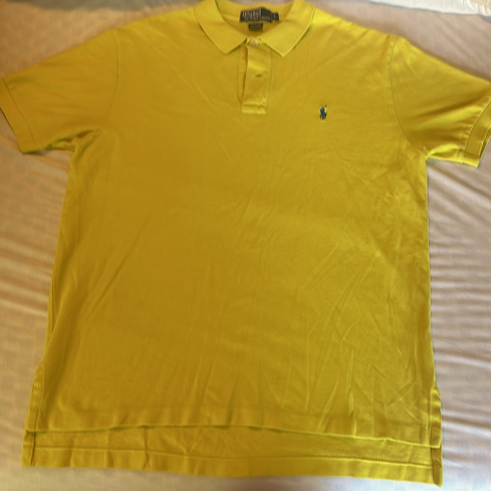 Polo Ralph Lauren Large Men’s Yellow  Short Sleeve Shirt.